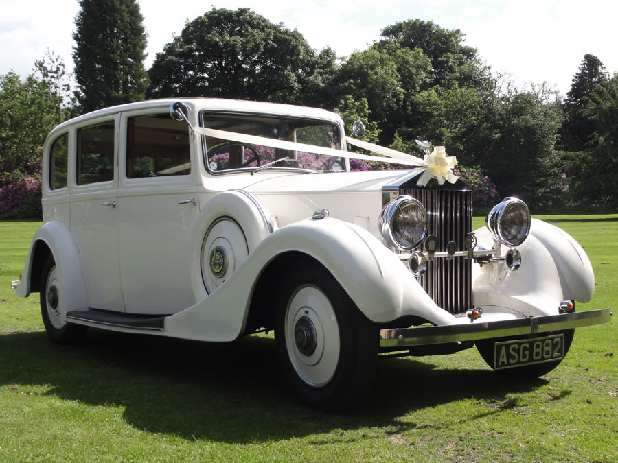 Rolls Royce Limo in the Garden at a wedding in the North East