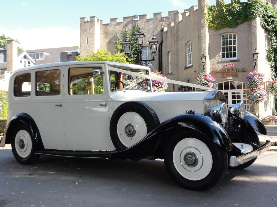 Rolls Royce Limo Black and White